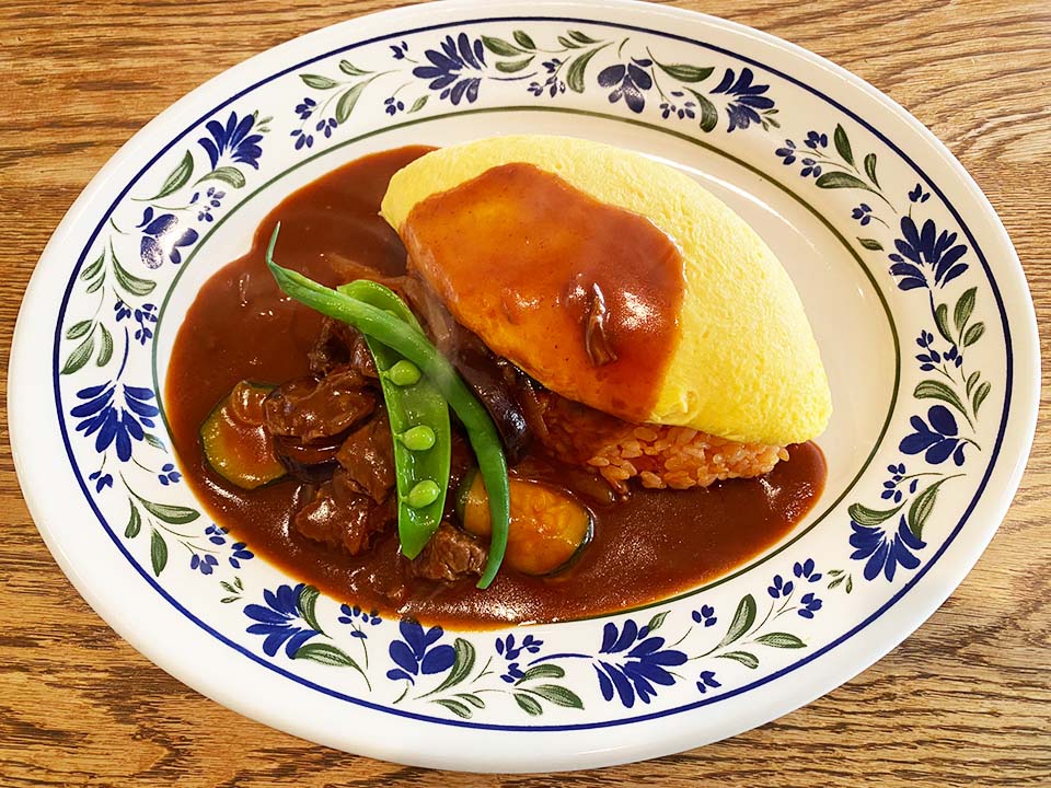 Delicious omelette rice.